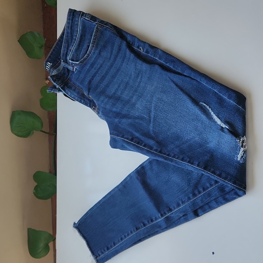 Ana size 6 mid rise jegging jean